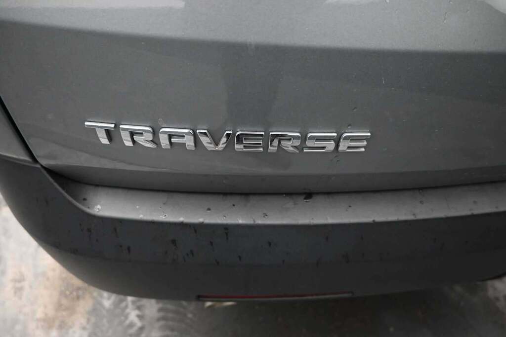 2023 Chevrolet Traverse FWD LT Cloth