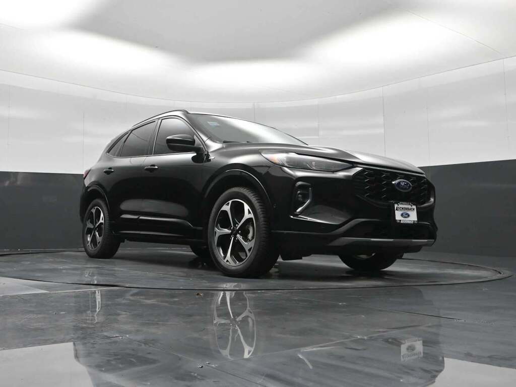 2023 Ford Escape ST-Line Elite