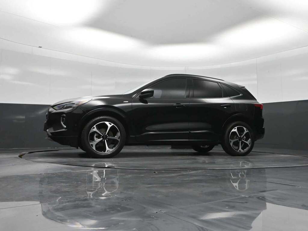 2023 Ford Escape ST-Line Elite