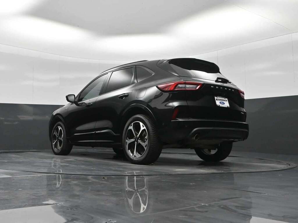 2023 Ford Escape ST-Line Elite