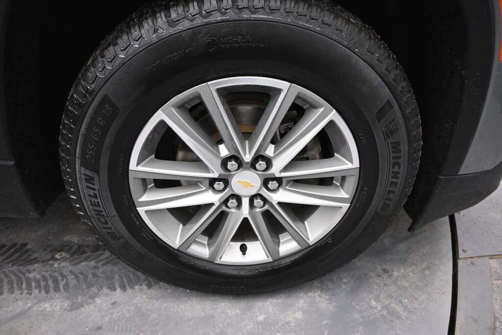 2023 Chevrolet Traverse FWD LT Cloth