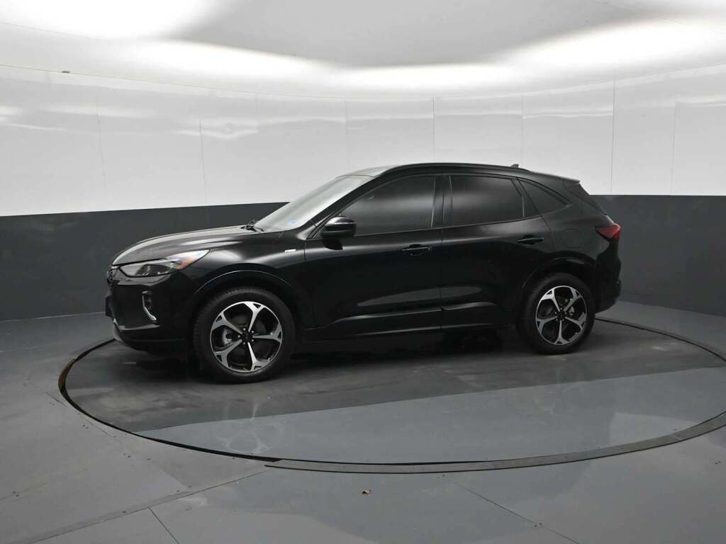 2023 Ford Escape ST-Line Elite