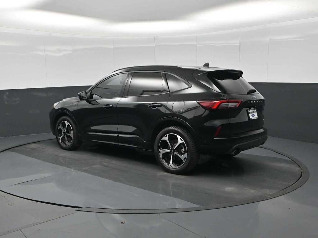 2023 Ford Escape ST-Line Elite