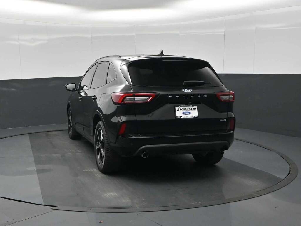 2023 Ford Escape ST-Line Elite