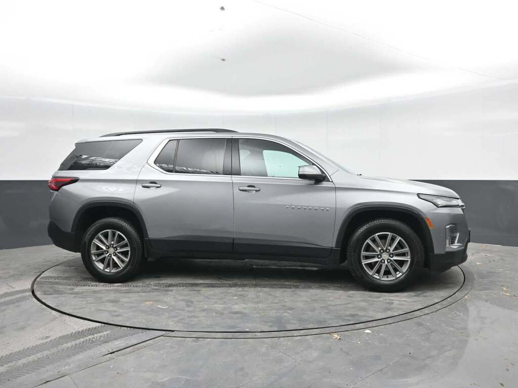 2023 Chevrolet Traverse FWD LT Cloth