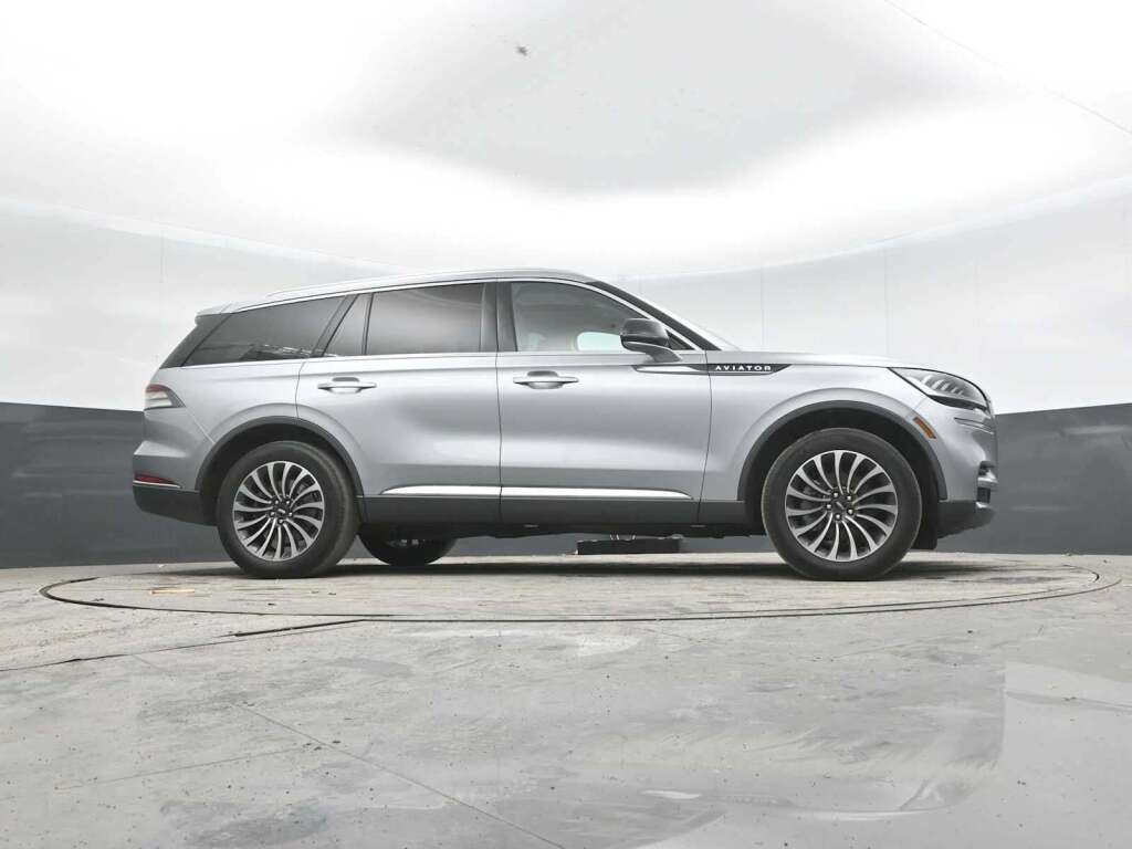 2023 Lincoln Aviator Standard