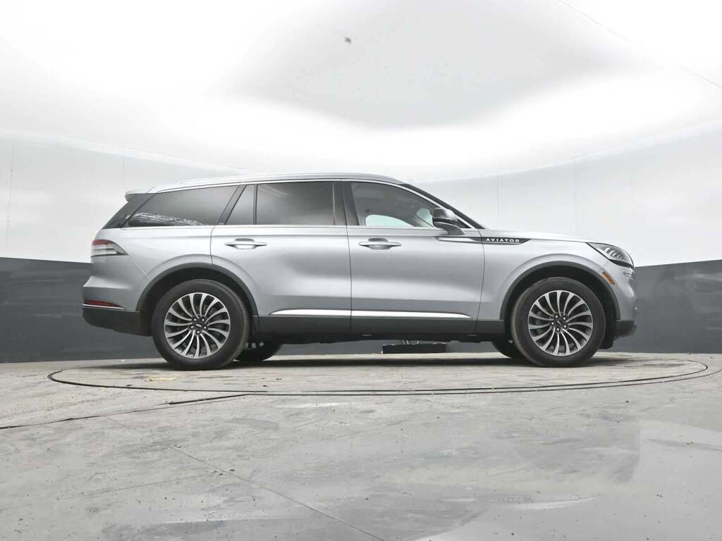 2023 Lincoln Aviator Standard