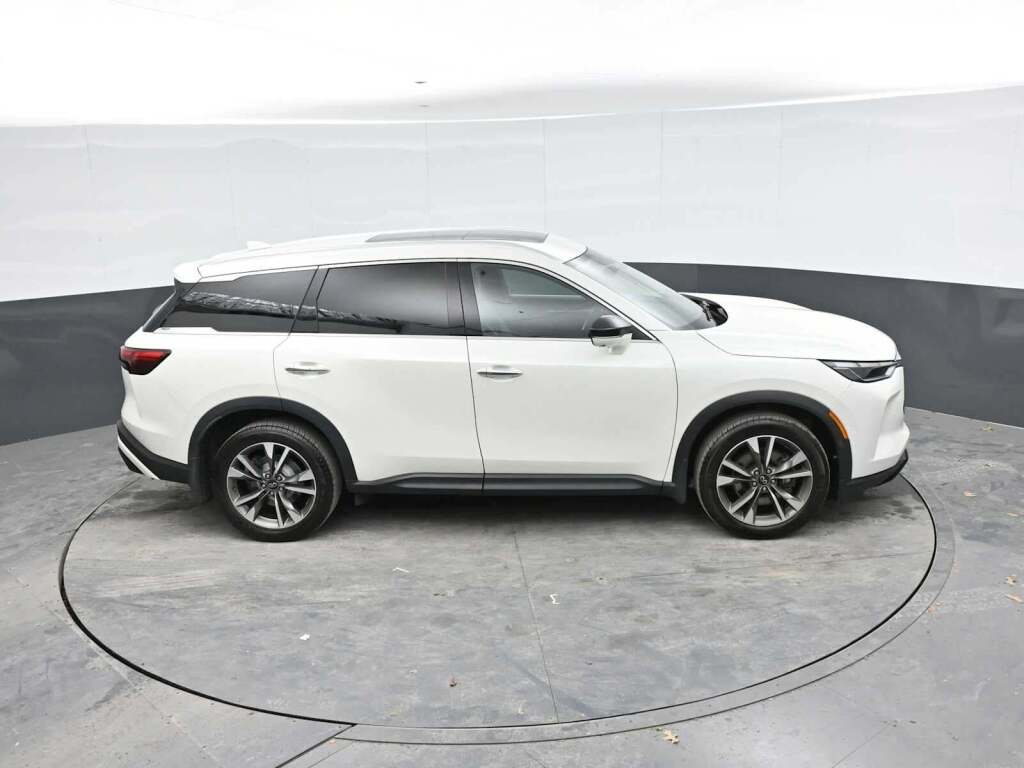 2023 INFINITI QX60 LUXE AWD