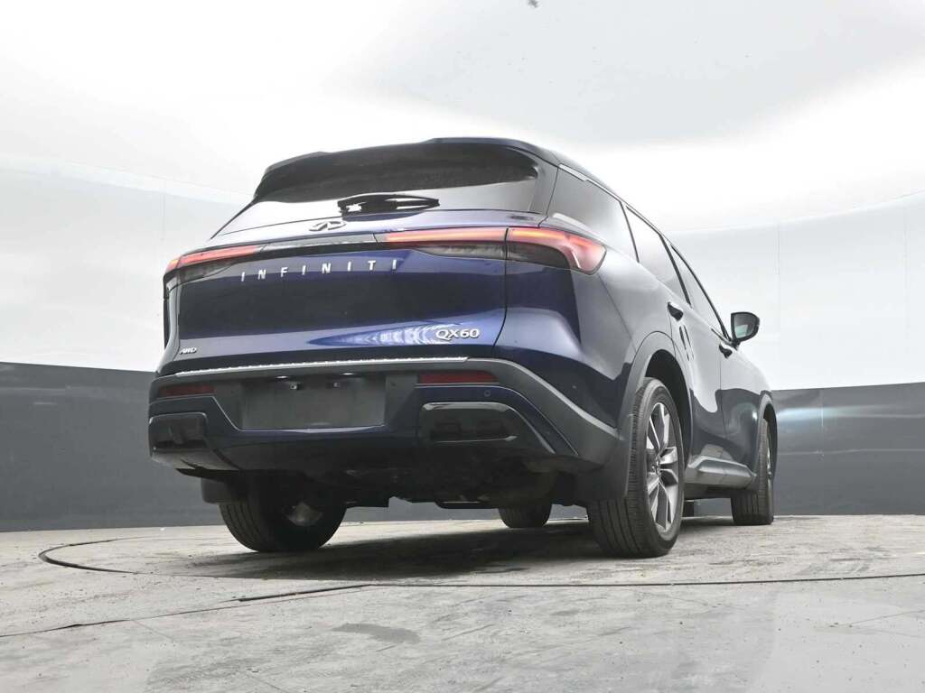 2023 INFINITI QX60 LUXE AWD