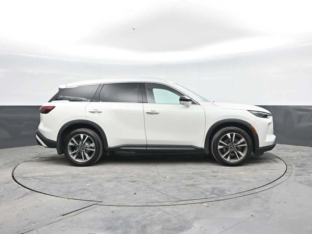 2023 INFINITI QX60 LUXE AWD