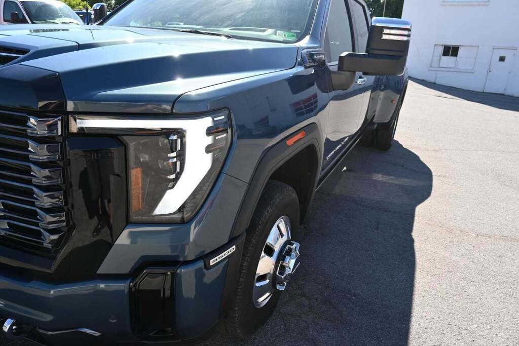 2025 GMC Sierra 3500HD Denali Ultimate
