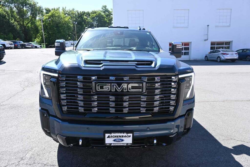 2025 GMC Sierra 3500HD Denali Ultimate