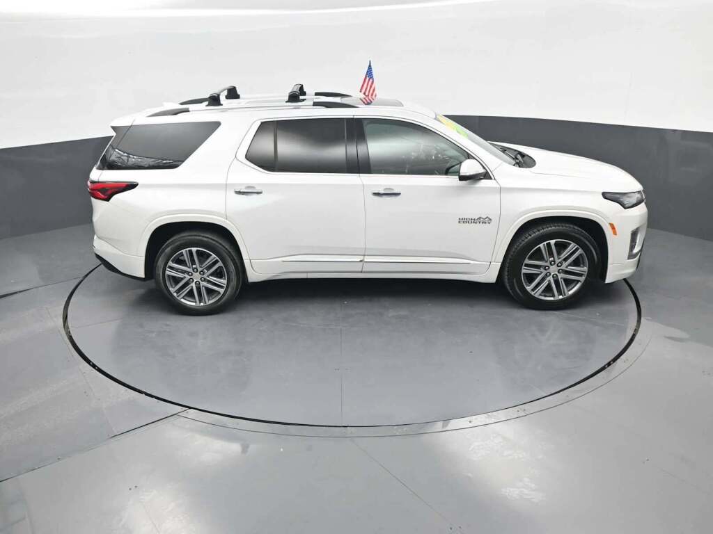 2023 Chevrolet Traverse AWD High Country