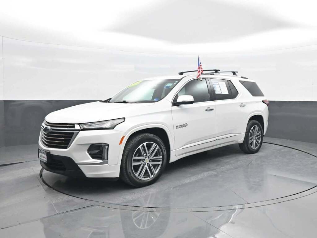 2023 Chevrolet Traverse AWD High Country