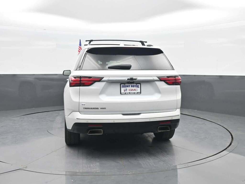 2023 Chevrolet Traverse AWD High Country