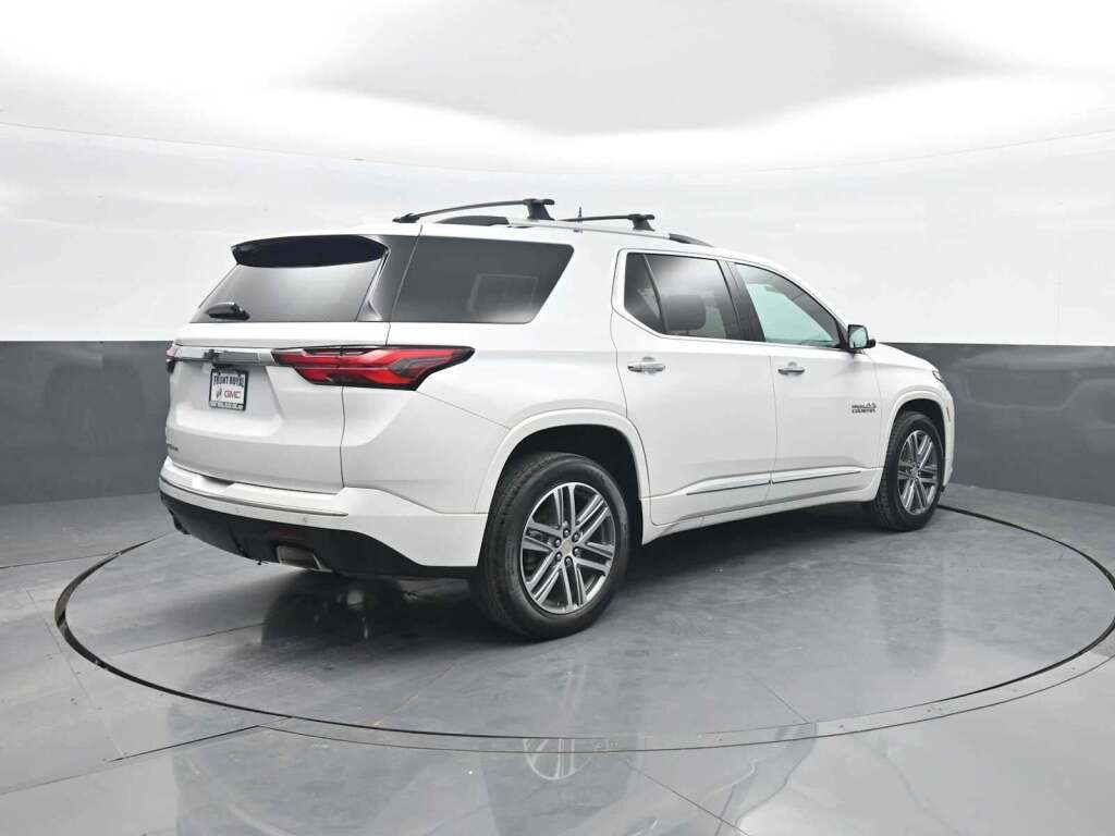 2023 Chevrolet Traverse AWD High Country