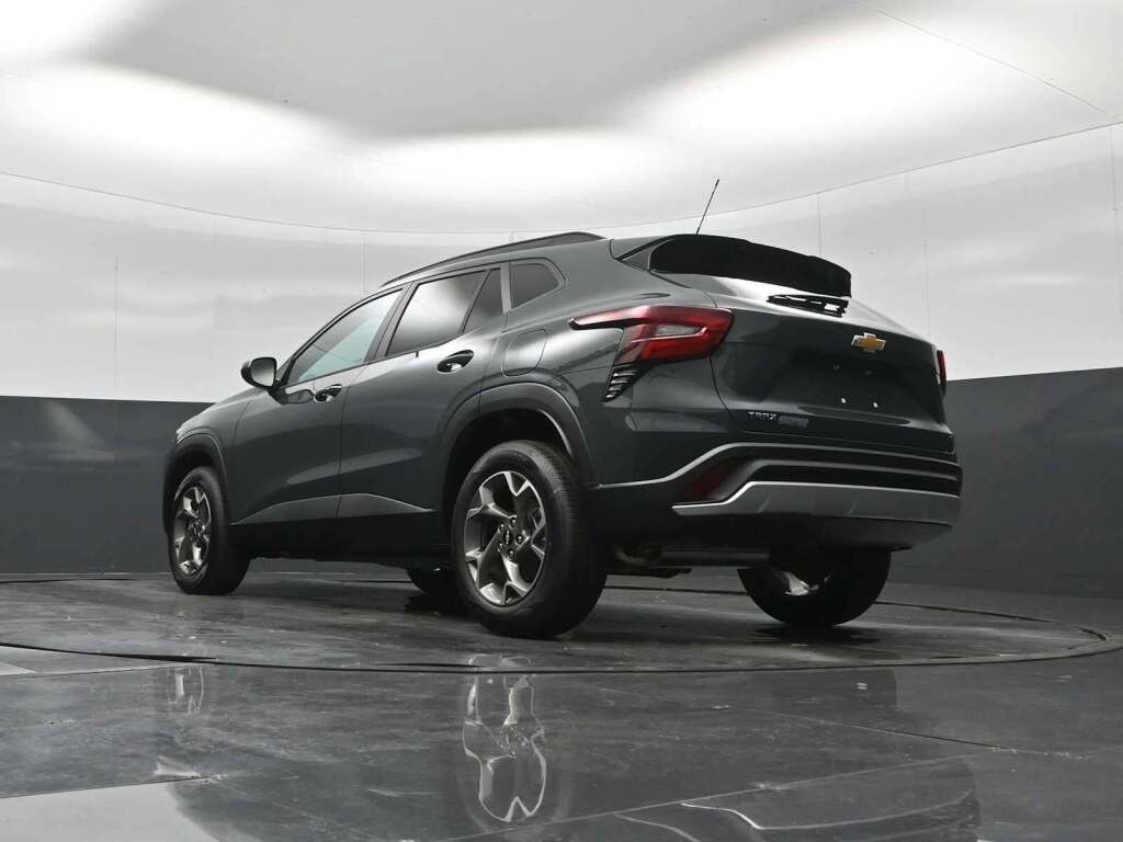 2026 Chevrolet Trax FWD LT