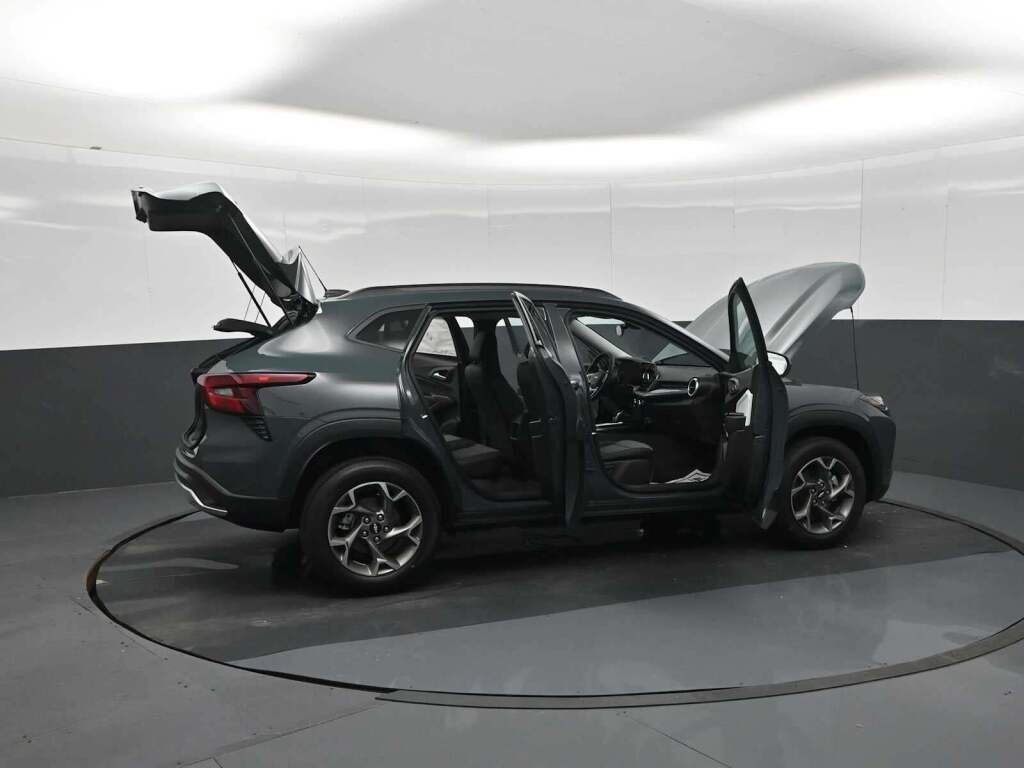 2026 Chevrolet Trax FWD LT