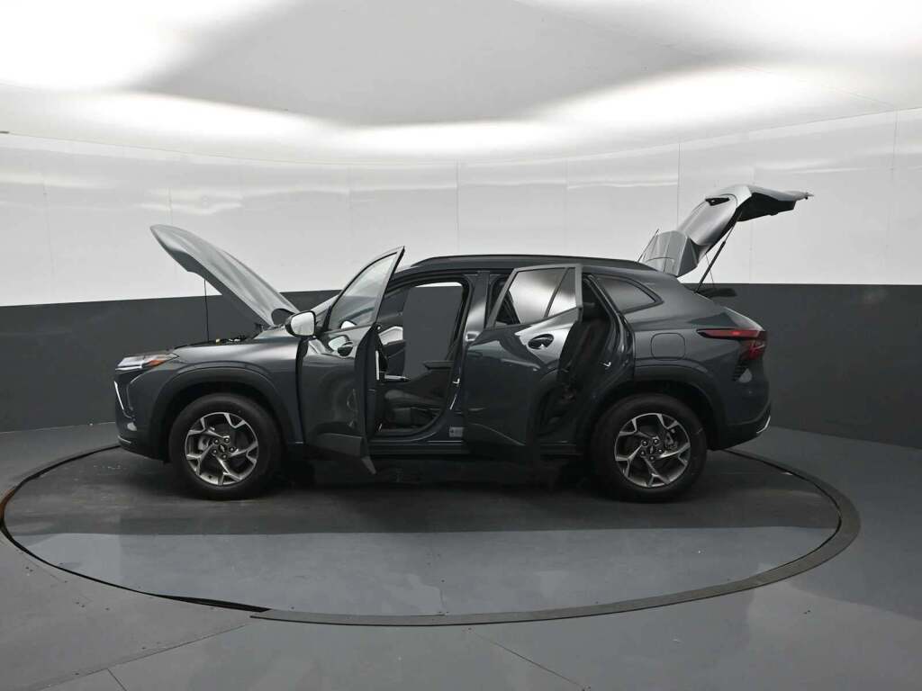 2026 Chevrolet Trax FWD LT