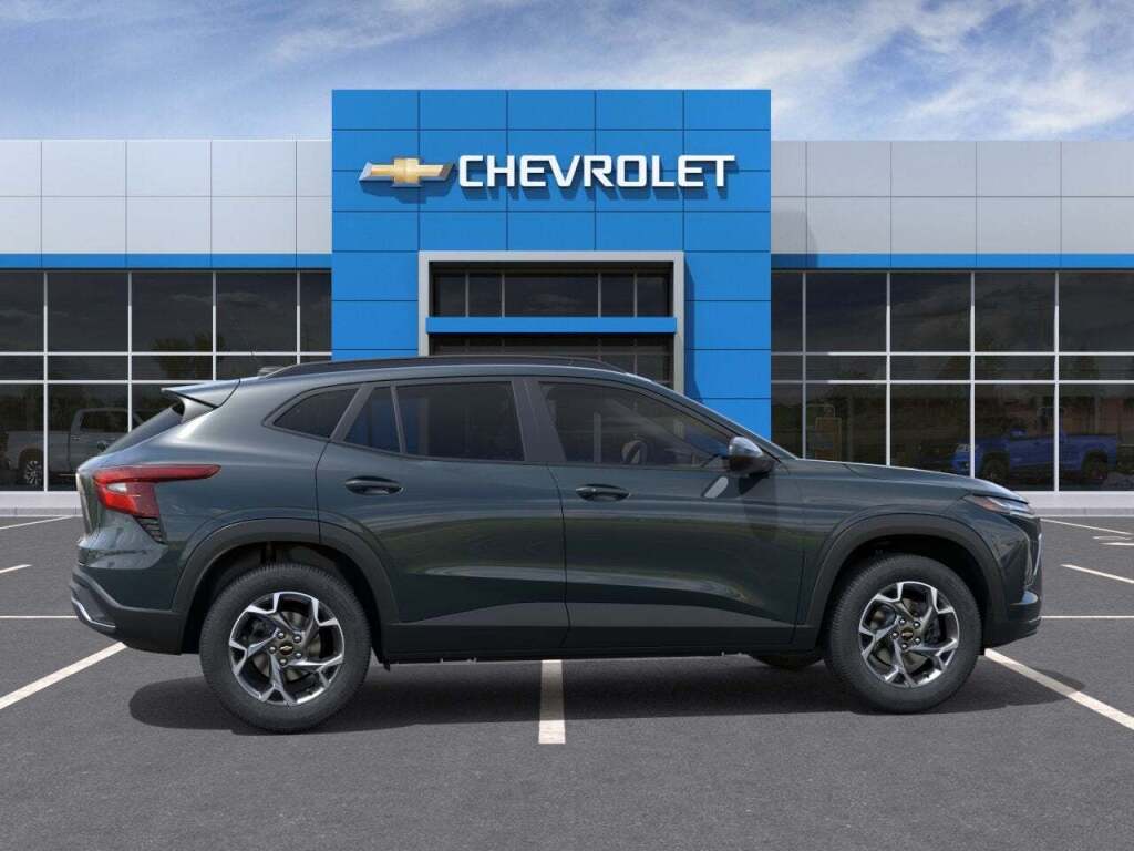 2026 Chevrolet Trax FWD LT