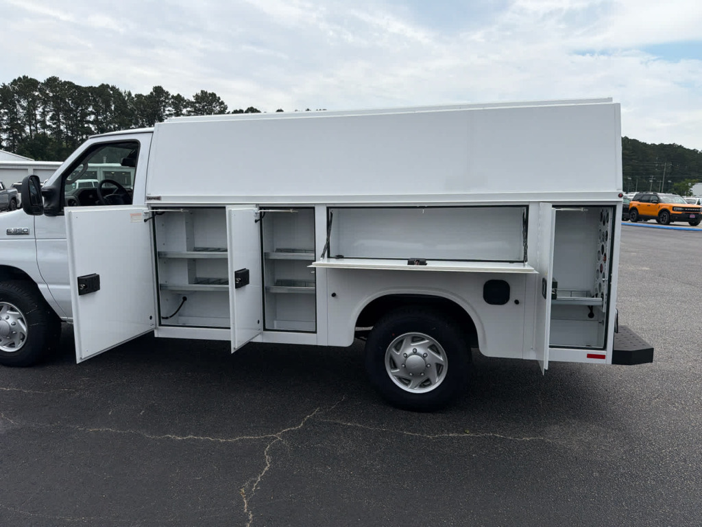 2026 Ford E-350 Cutaway 
