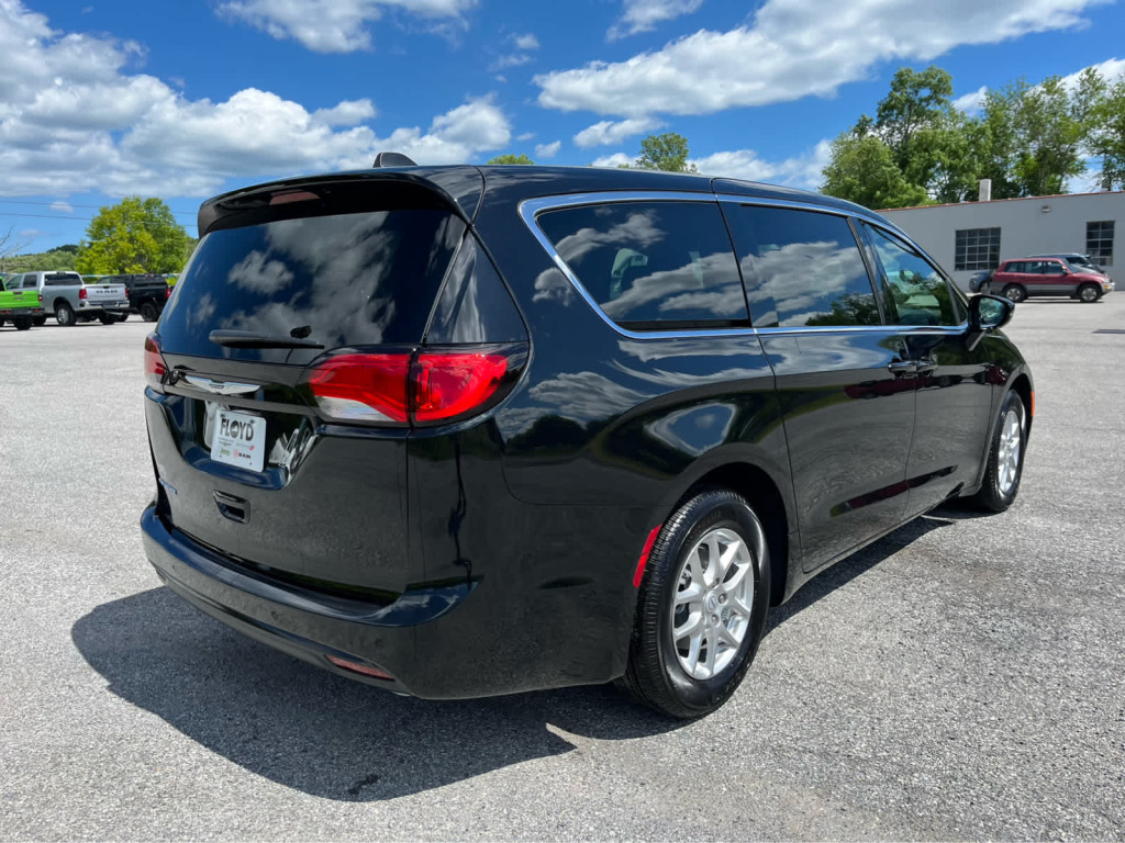 2026 Chrysler Voyager LX