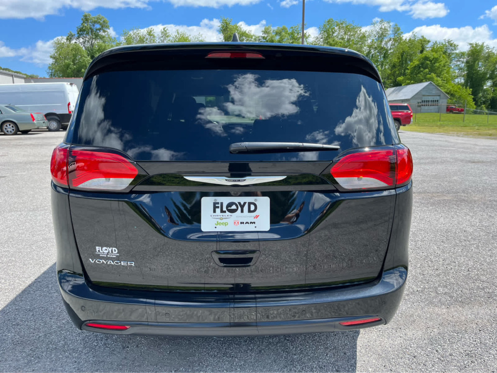 2026 Chrysler Voyager LX