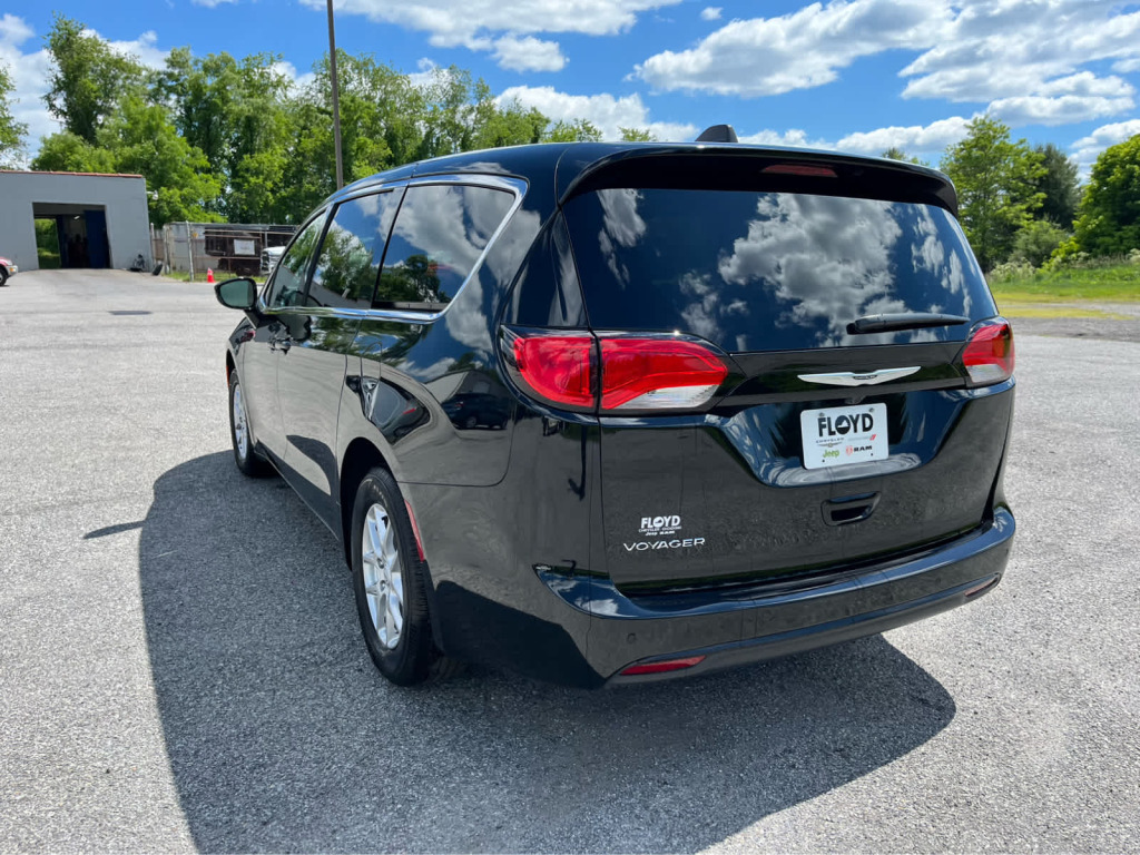2026 Chrysler Voyager LX