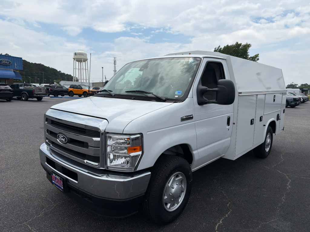 2026 Ford E-350 Cutaway 