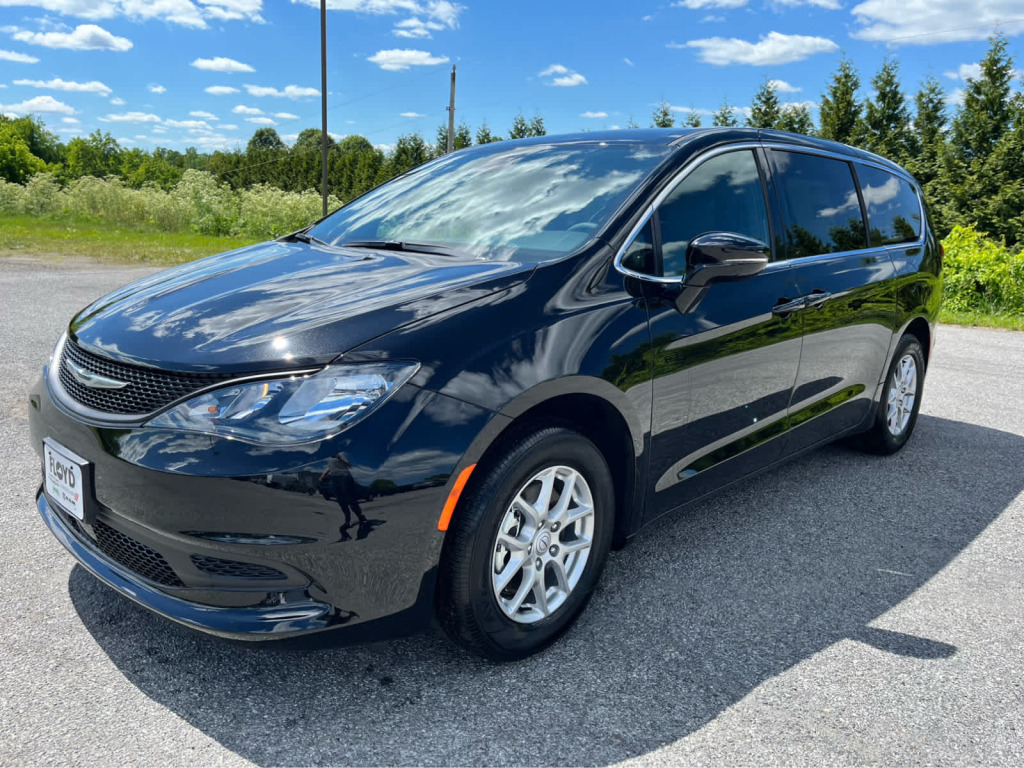 2026 Chrysler Voyager LX
