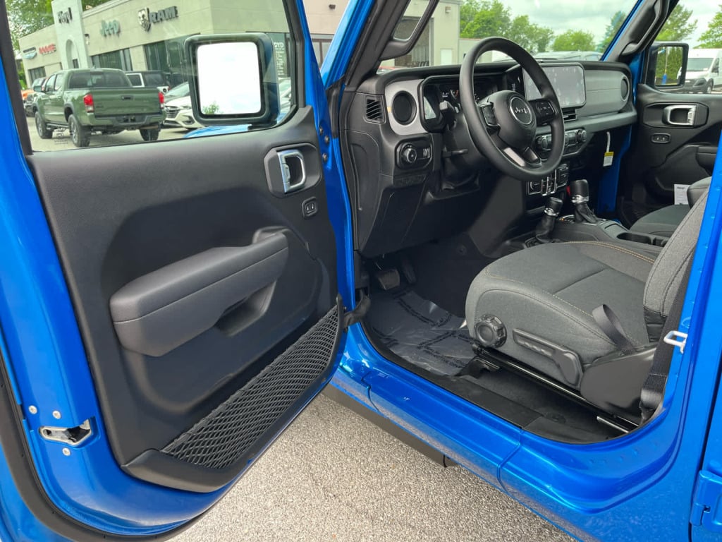 2026 Jeep Wrangler 4-Door Sport