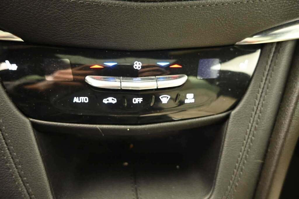 2022 Cadillac XT5 AWD Sport