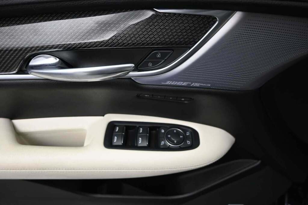 2022 Cadillac XT5 AWD Sport