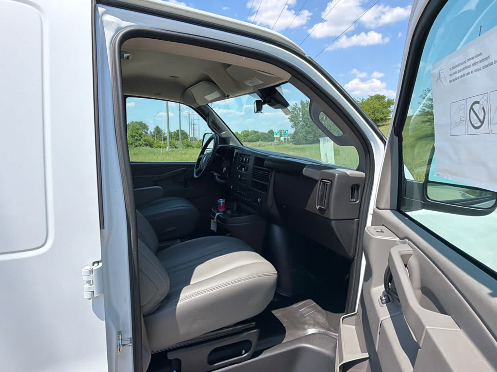 2025 Chevrolet Express Cargo RWD 3500 Regular Wheelbase WT