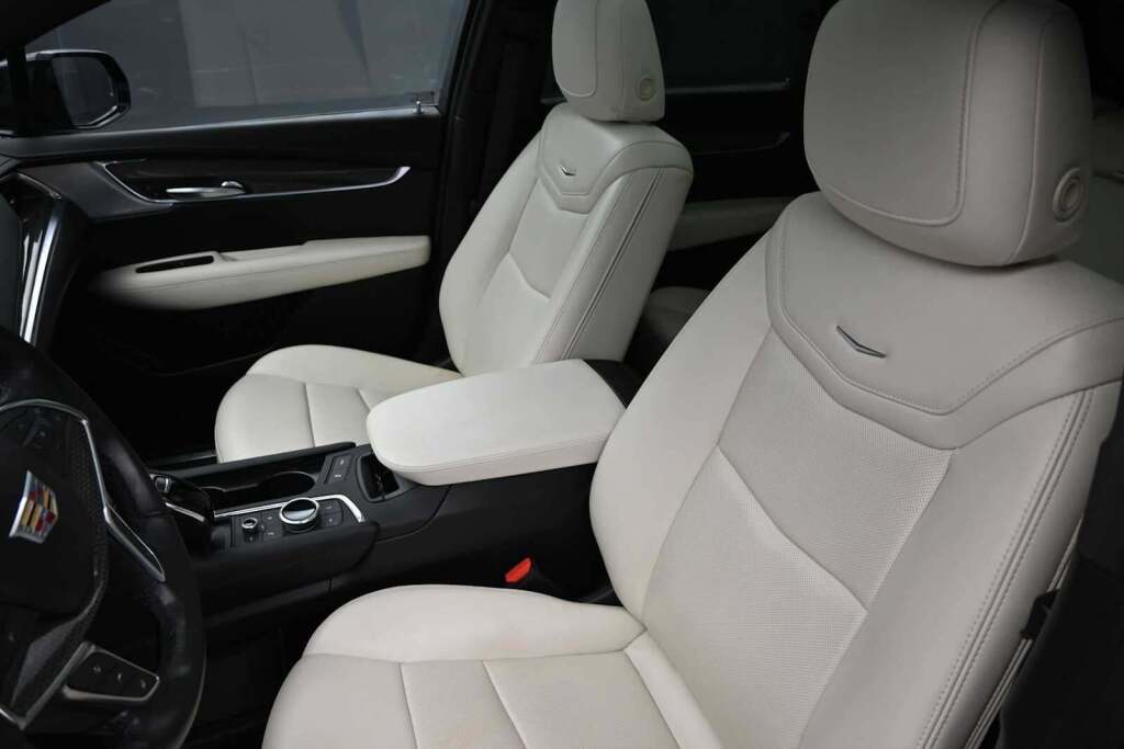 2022 Cadillac XT5 AWD Sport