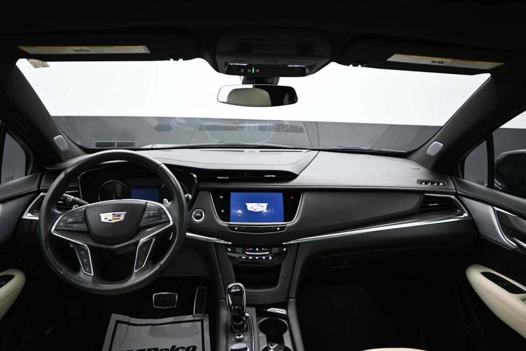 2022 Cadillac XT5 AWD Sport