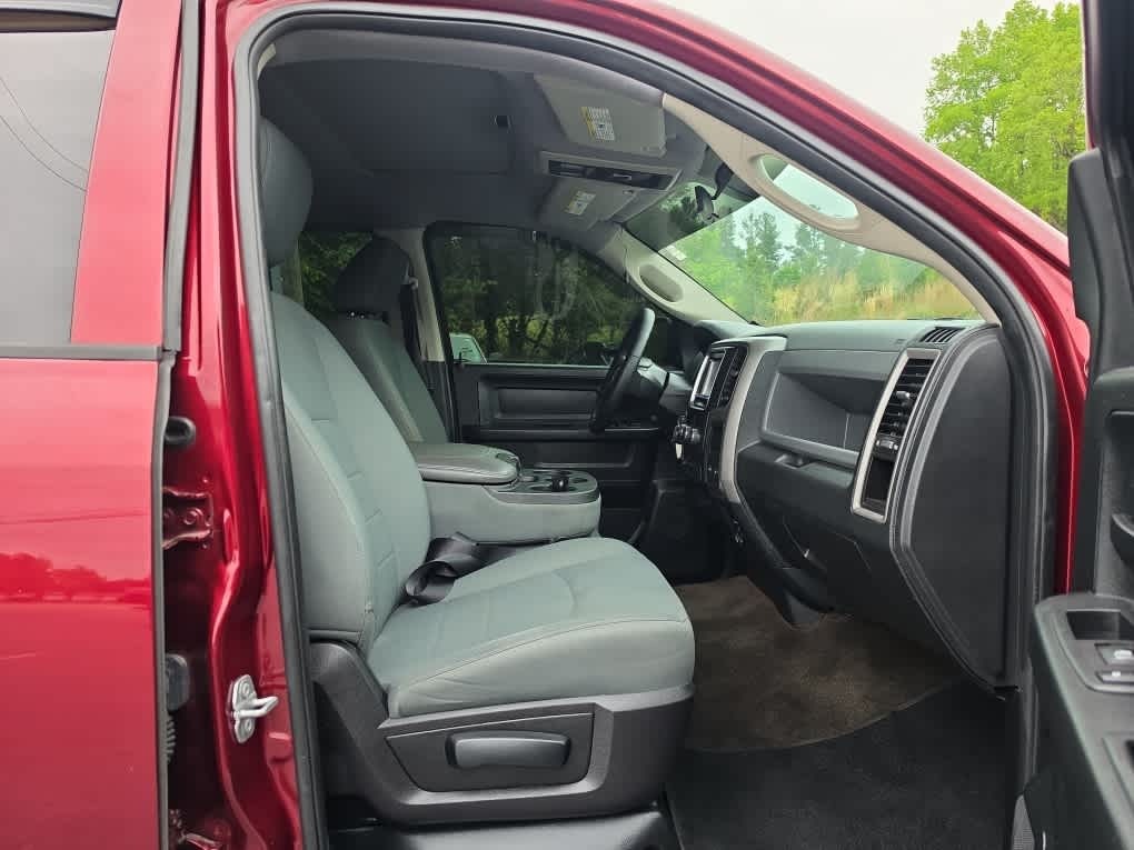 2017 Ram 1500 Express Crew Cab 4x2 5'7" Box