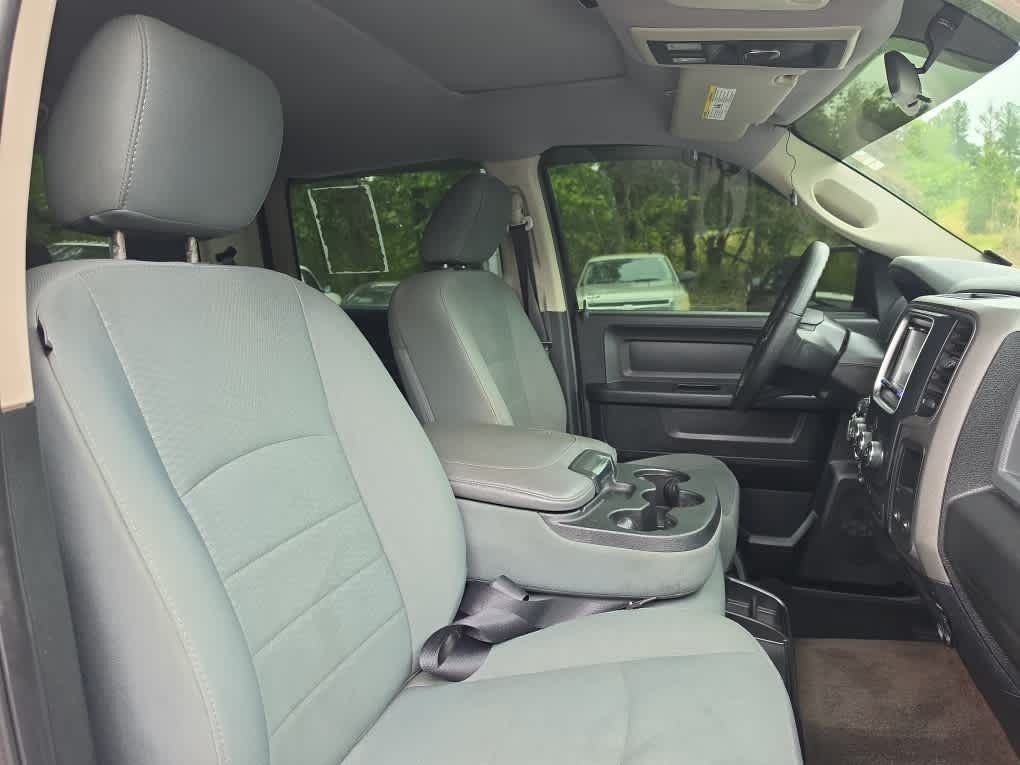 2017 Ram 1500 Express Crew Cab 4x2 5'7" Box