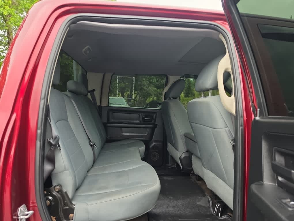 2017 Ram 1500 Express Crew Cab 4x2 5'7" Box