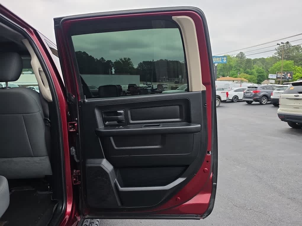 2017 Ram 1500 Express Crew Cab 4x2 5'7" Box