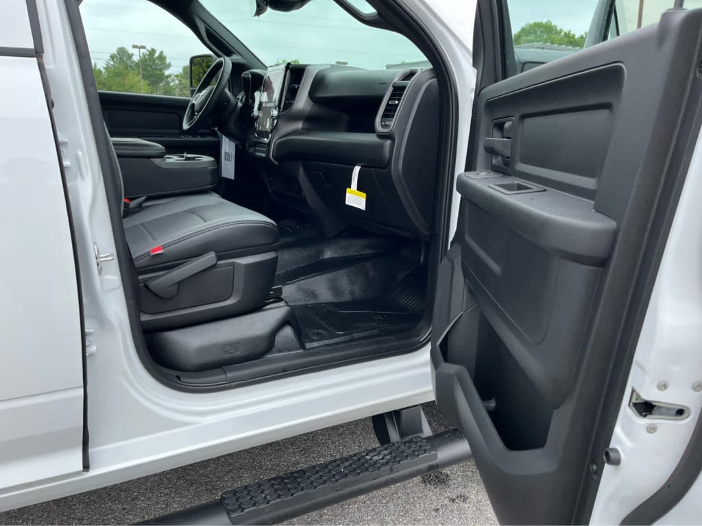2026 Ram 3500 Chassis Tradesman/Big Horn
