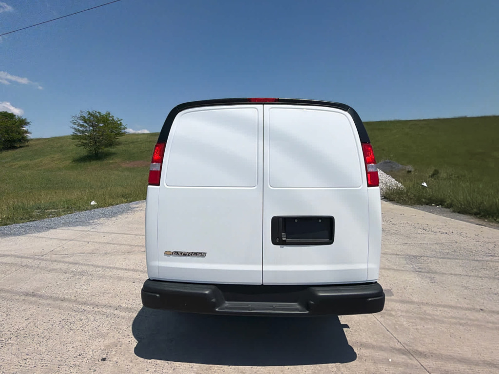 2025 Chevrolet Express Cargo RWD 3500 Regular Wheelbase WT