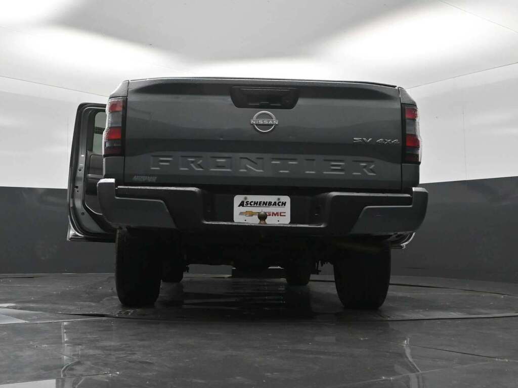 2024 Nissan Frontier Crew Cab SV 4x4