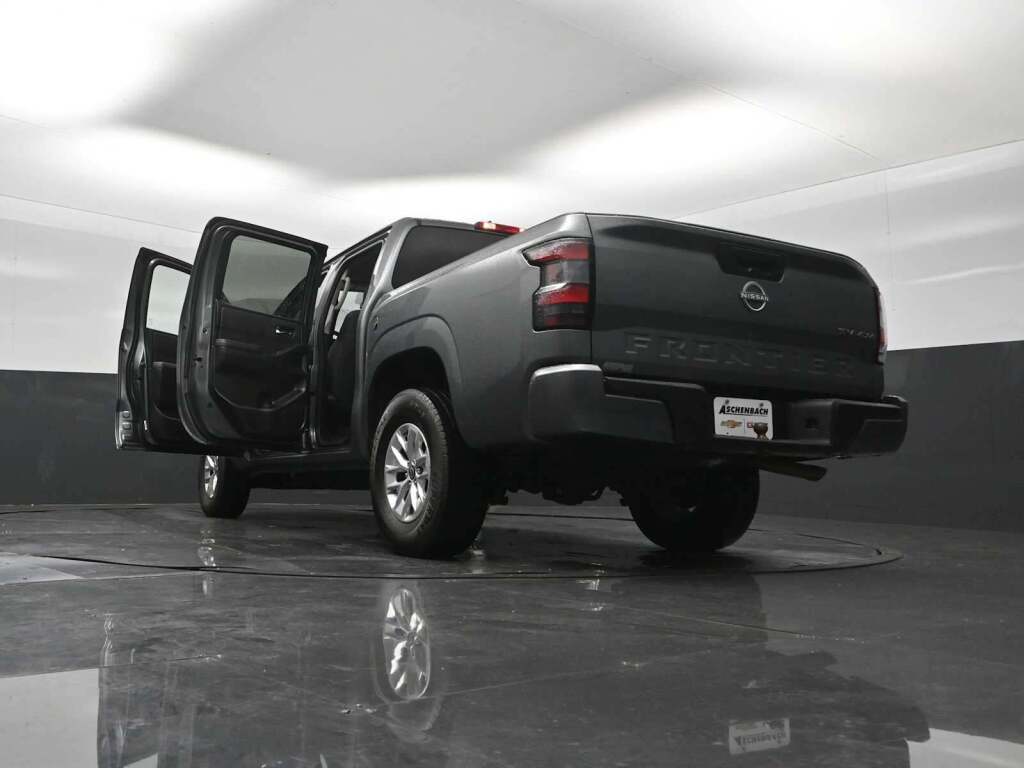 2024 Nissan Frontier Crew Cab SV 4x4