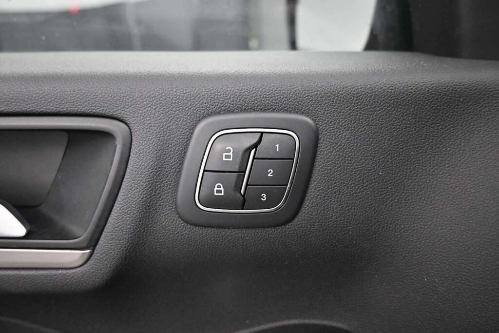 2022 Ford Escape Titanium Hybrid