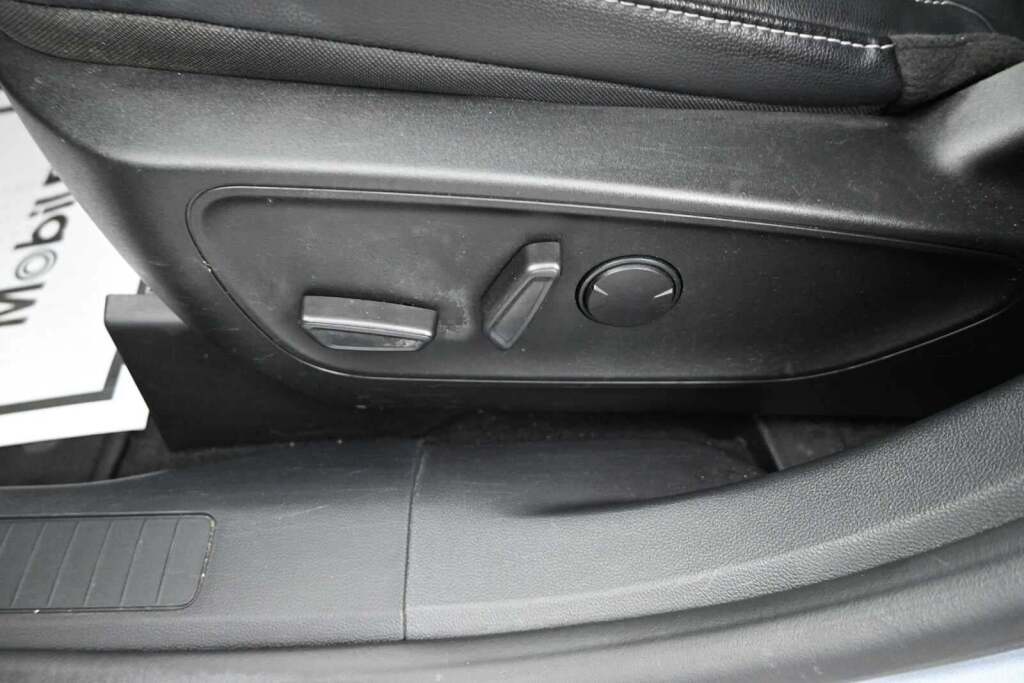 2022 Ford Escape Titanium Hybrid