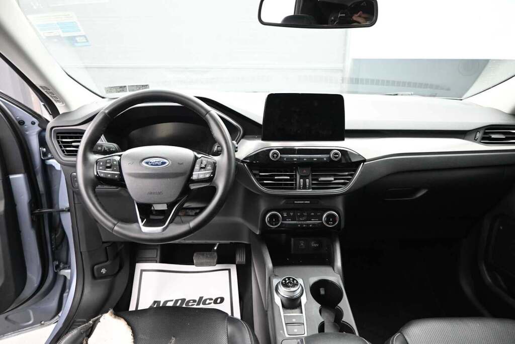 2022 Ford Escape Titanium Hybrid