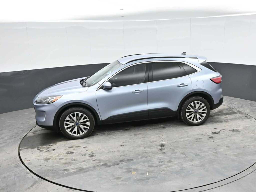 2022 Ford Escape Titanium Hybrid