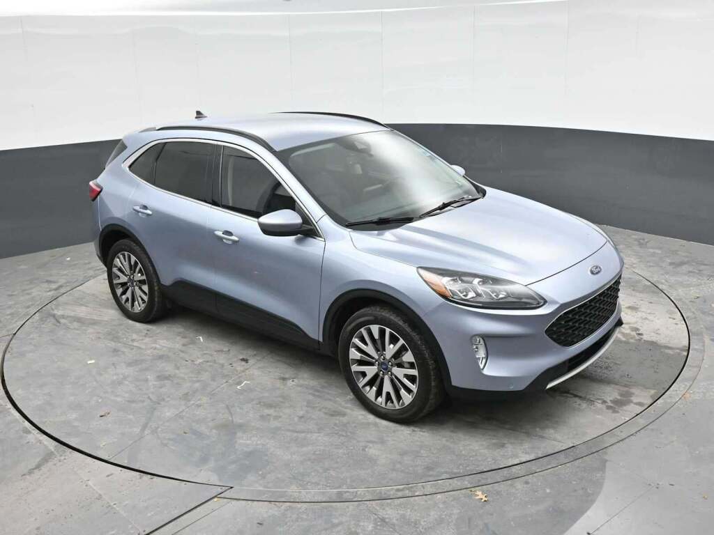 2022 Ford Escape Titanium Hybrid