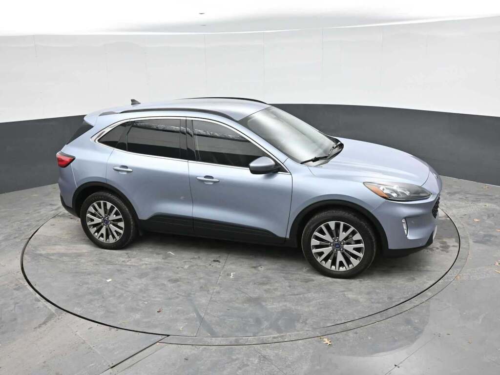 2022 Ford Escape Titanium Hybrid